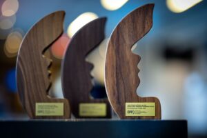 Prix Dominique Trudel remis à deux cochercheuses de la CRJ